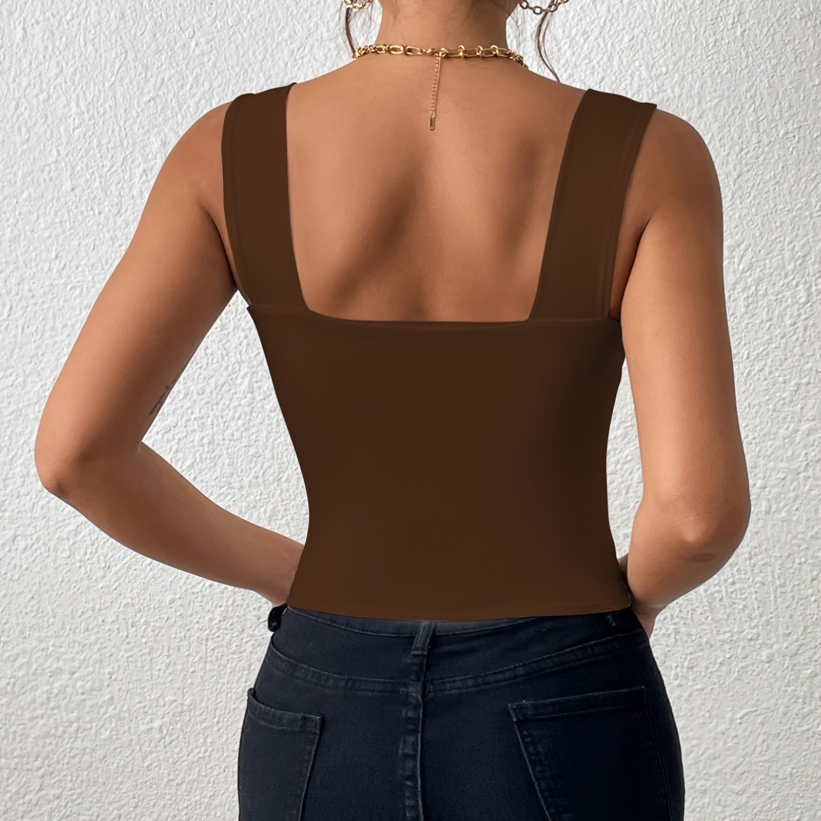thumbnail image 4 of Camiseta sin mangas ajustada con tirantes anchos para mujer: camiseta sexy sin mangas de punto, mezcla de poliéster para el verano, 4 of 4